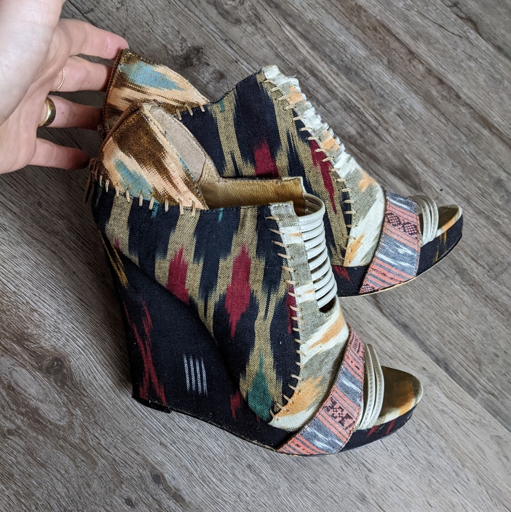 Aldo multicolor peep toe wedges EU 40